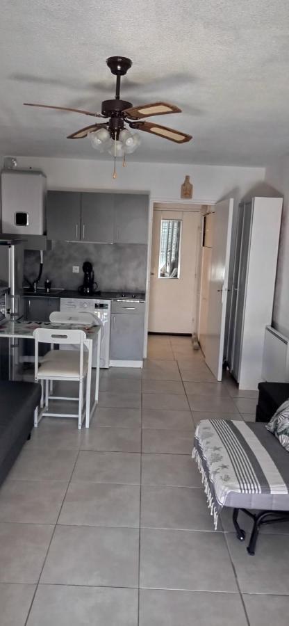 Appartement Sur le port, studio avec vue sur la marina à Gruissan Extérieur photo