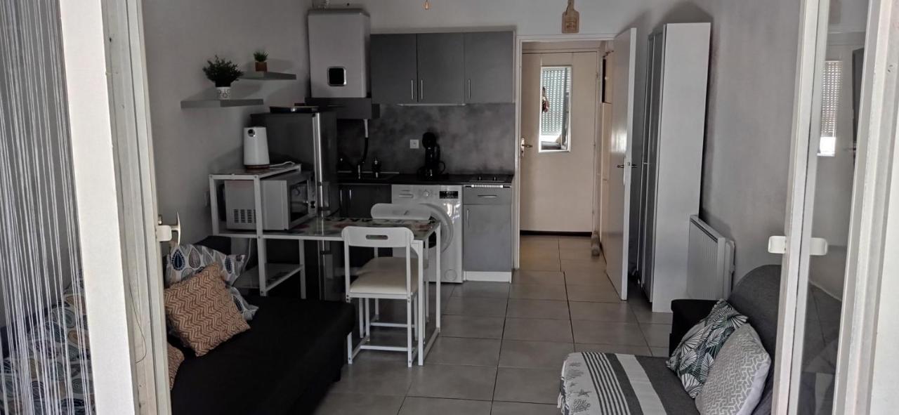 Appartement Sur le port, studio avec vue sur la marina à Gruissan Extérieur photo